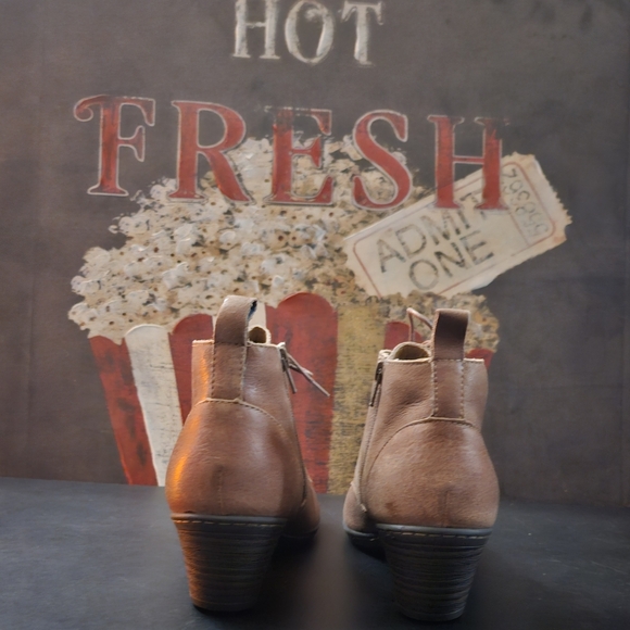 Dansko Ankle booties/ shoes - Picture 5 of 8